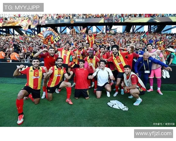 小罗足球明星赛盛况空前球迷齐聚共享足球盛宴与激情时刻