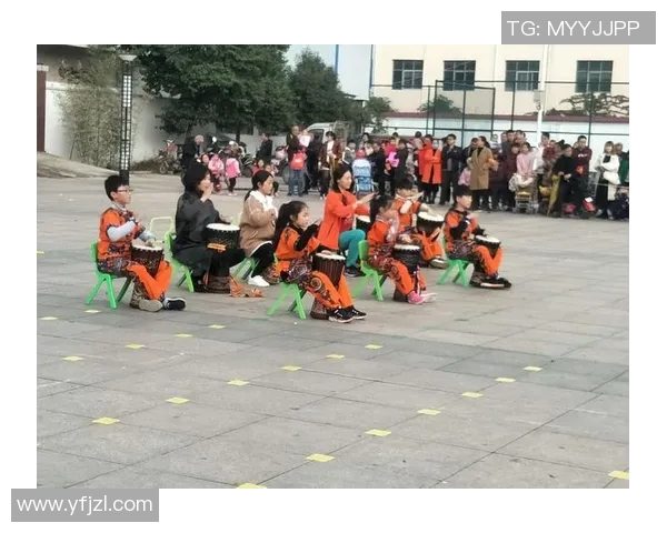 小罗足球明星客厅挂画装饰品为家增添运动气息与艺术魅力